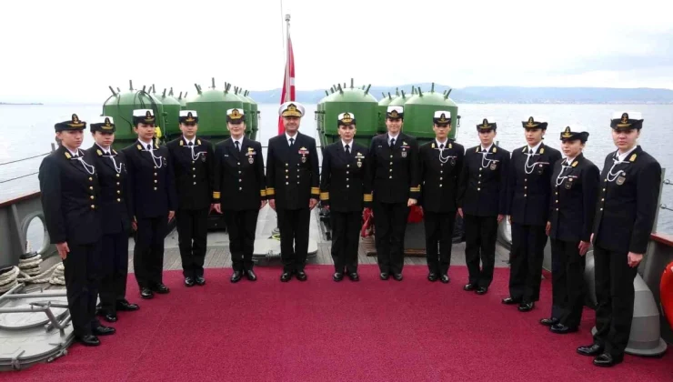 Türkiye’nin ilk kadın amirali Gökçen Fırat ve kadın Harbiyeliler Çanakkale’de buluştu
