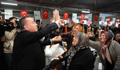 Başkan Böcek Alanya’da binlerce kişiyle iftar yaptı