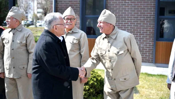 Başkan Büyükkılıç, Mustafa Kumlu Ulu Çınarlar Yaşlı Yaşam ve Dayanışma Merkezi’ni Ziyaret Etti