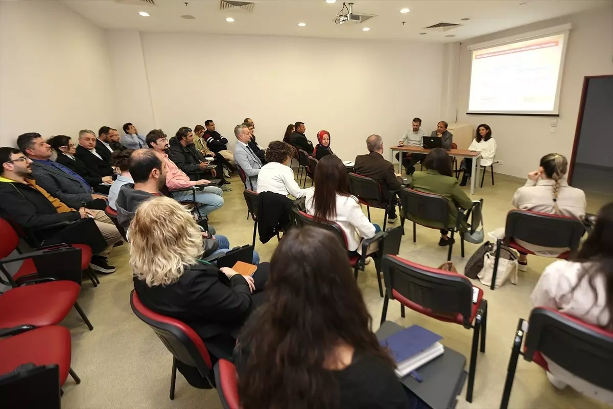 TÜ’de İletişim Toplantısı