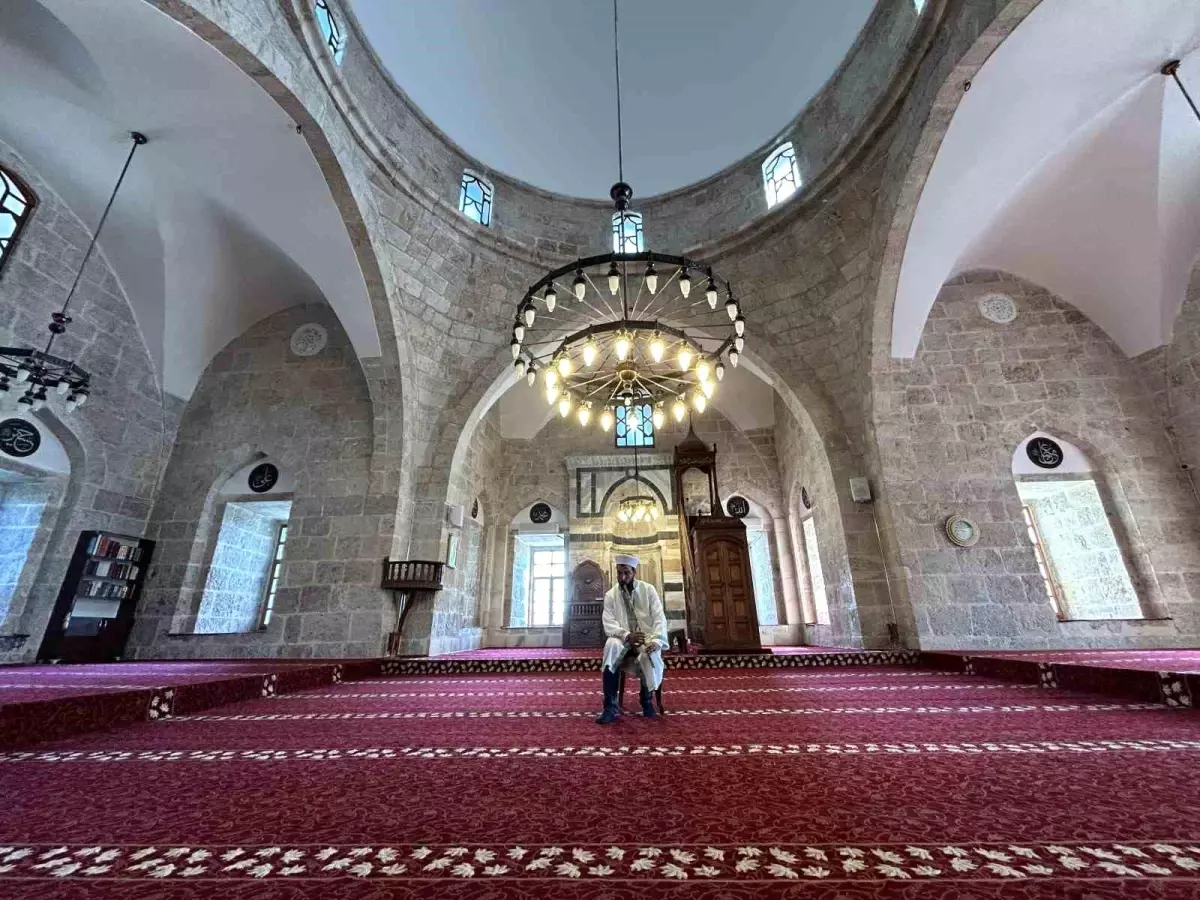 Hatay’da Tarihi Camide Ney Dersi