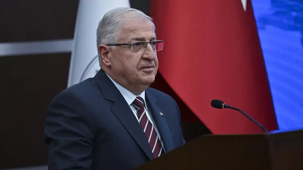 Milli Savunma Bakanı Yaşar Güler, ‘Kılıçlı Yemin’ töreni için “Suç kılıç çatmak değil, kasıtlı organize disiplinsizliktir” dedi.