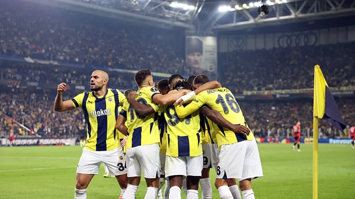 FENERBAHÇEGAZİANTEP FK CANLI | Fenerbahçe, evinde Gaziantep FK’yi ağırlıyor! Kadıköy’de iki gol var…