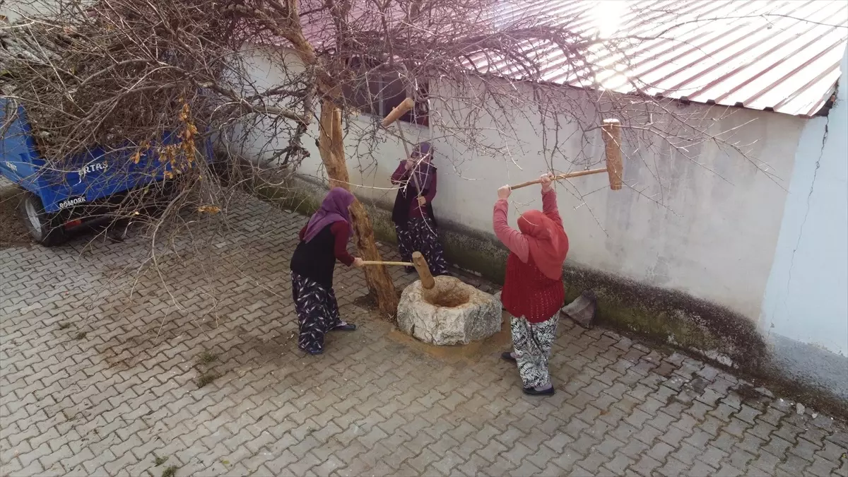 Gölpazarı’nda Kavurga Geleneği Yaşatılıyor