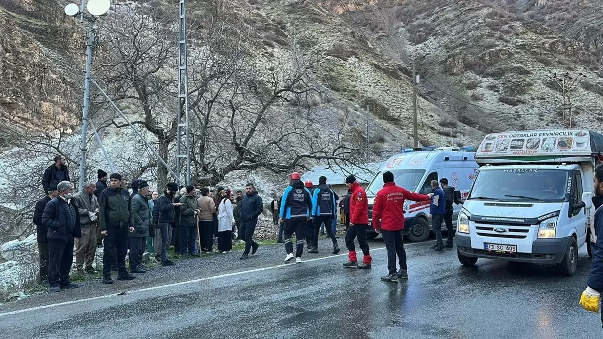 Hakkari’de Kayalıklardan Düşen Genç Hayatını Kaybetti