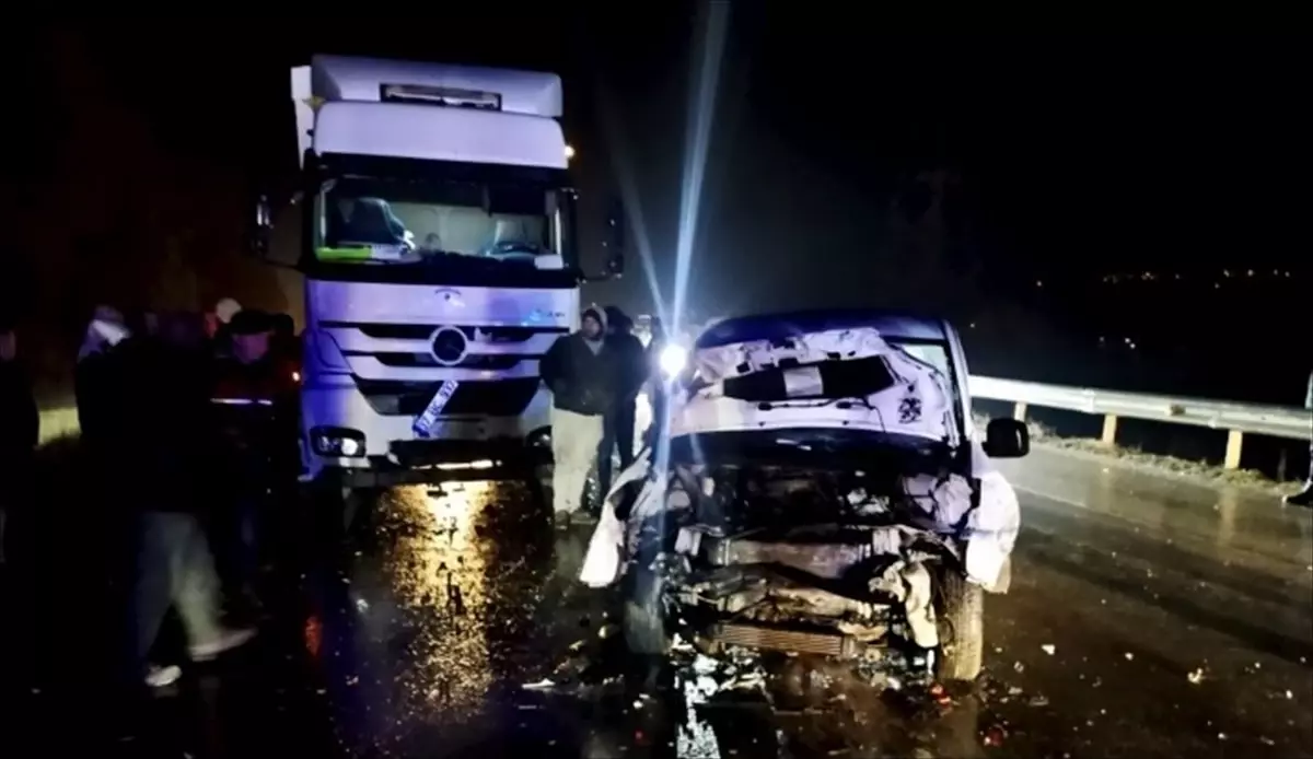 Boyabat’ta Kaza: 2 Ölü, 2 Yaralı