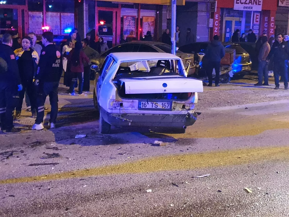 İnegöl’de Trafik Kazası: 4 Yaralı