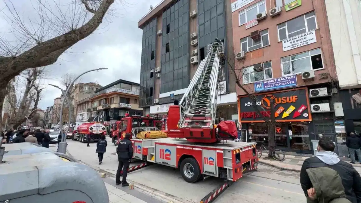 Yalova’da Ofiste Yangın