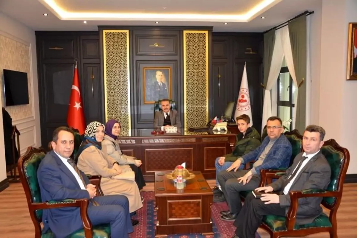 Başarılı Hafızlardan Kaymakama Ziyaret