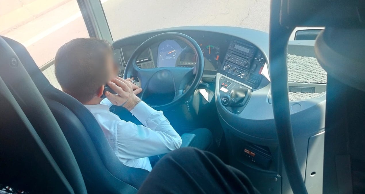 Telefonla konuşan yolcu otobüsü şoförüne ‘sivil jandarma’ baskını